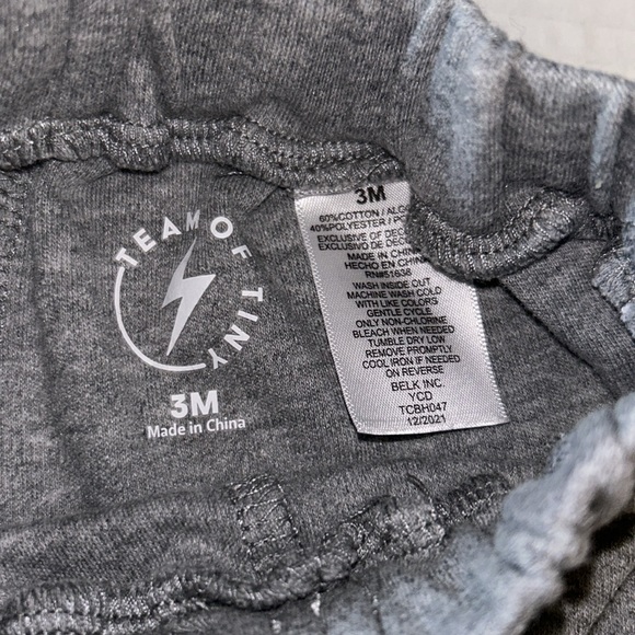 Set of 2 pairs Shorts team of tiny - Picture 3 of 4